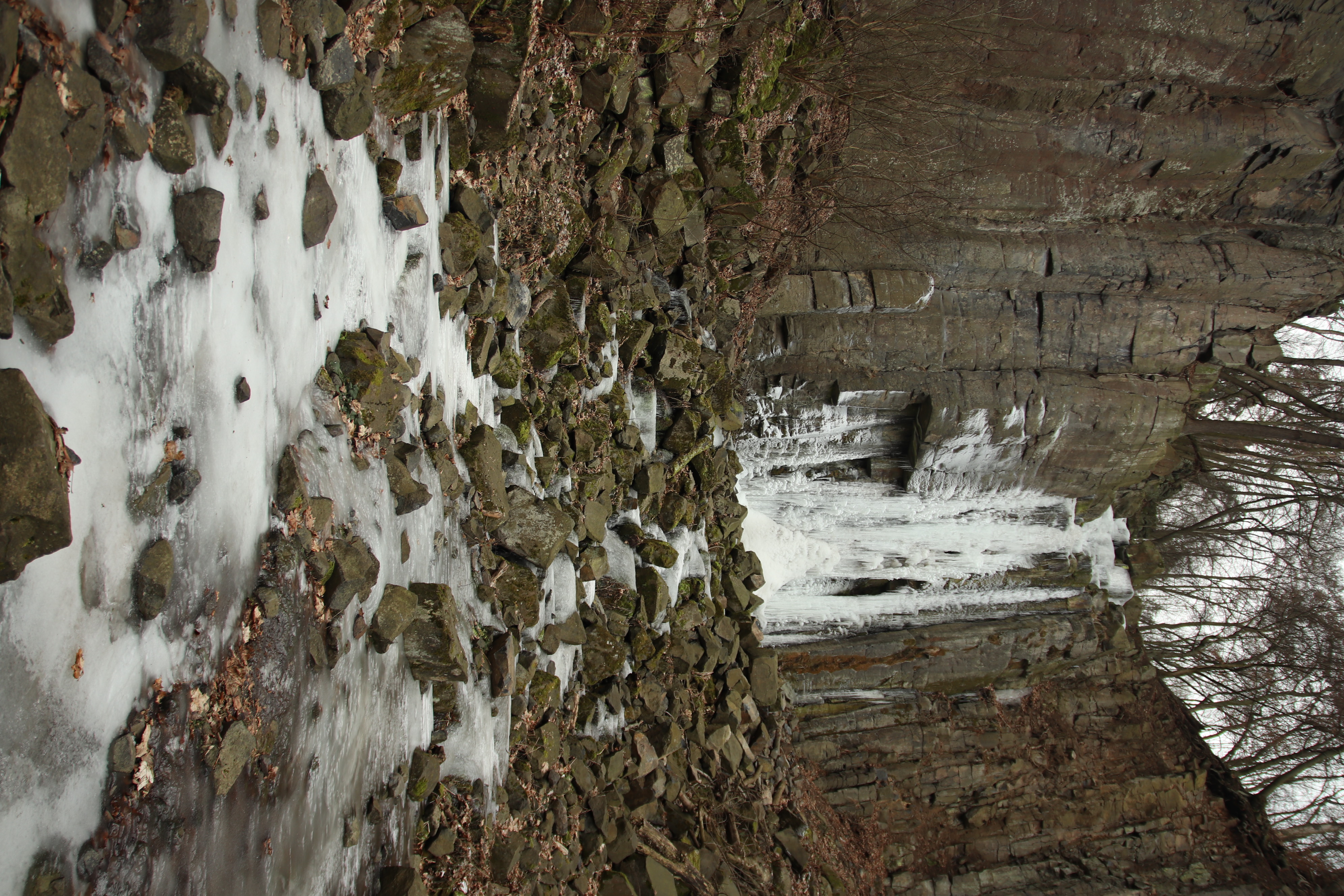 Zamrzlý Vaňovský vodopád.